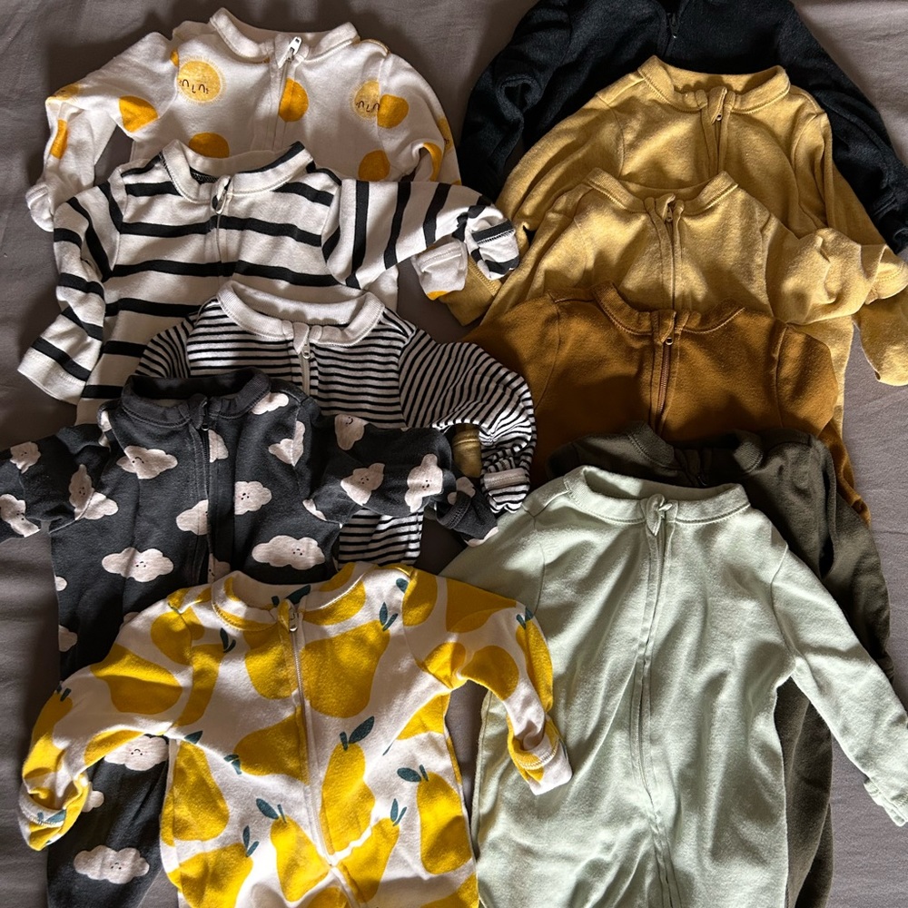 Bundle of 11 old navy footed sleep and plays